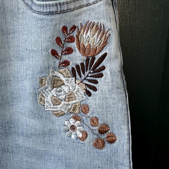 NWT G by Giuliana HSN Embroidered Wide Leg Jeans Sz 4 Boho Raw Hem Western - Picture 3 of 8